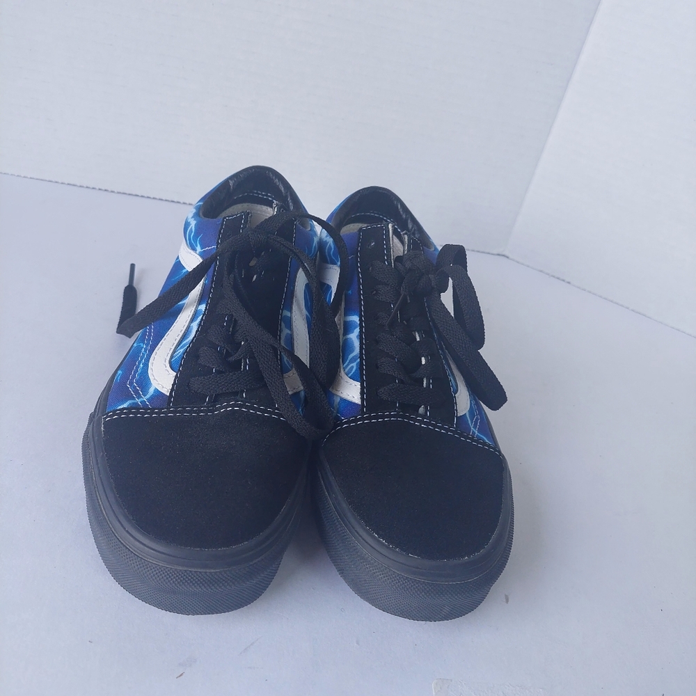 Van’s Black Blue Lightning Barely Worn Mens 5.5 Womens 7